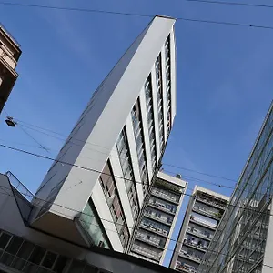 Πανσιόν Serendipity, Μιλάνο
